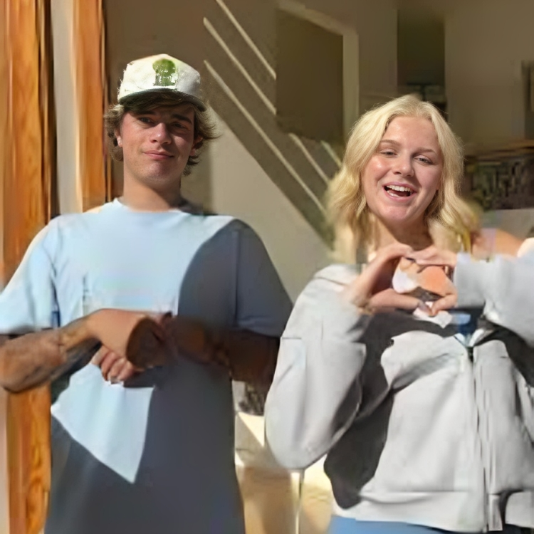 Giada Ryann with her boyfriend Habit, making a TikTok video.